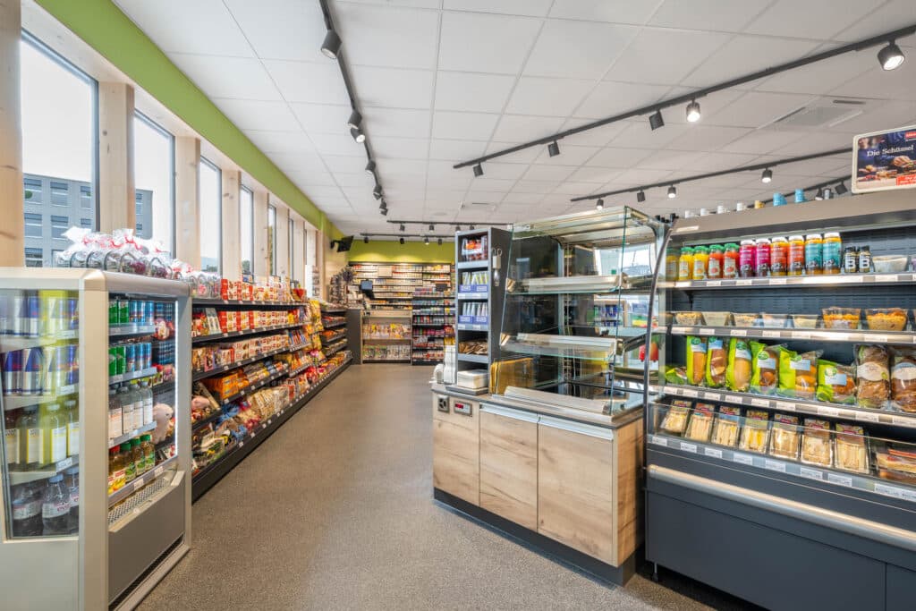 Nyffenegger Tankstelle Shopbau Ladenbau Tankstellenumbau Referenz TopShop schweizweit Verkaufsraum